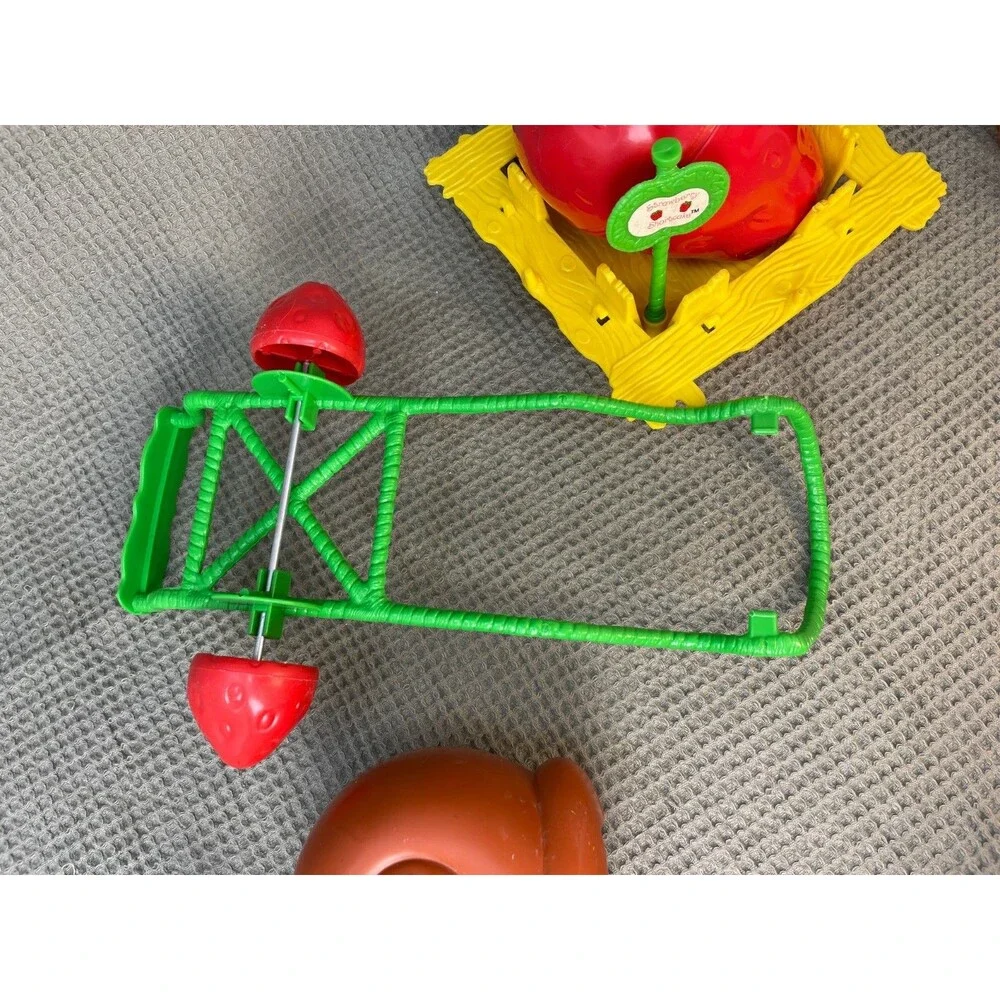 Vintage Strawberry Shortcake Snail Cart Playset Escargot Snail Vehicle 1980s toy